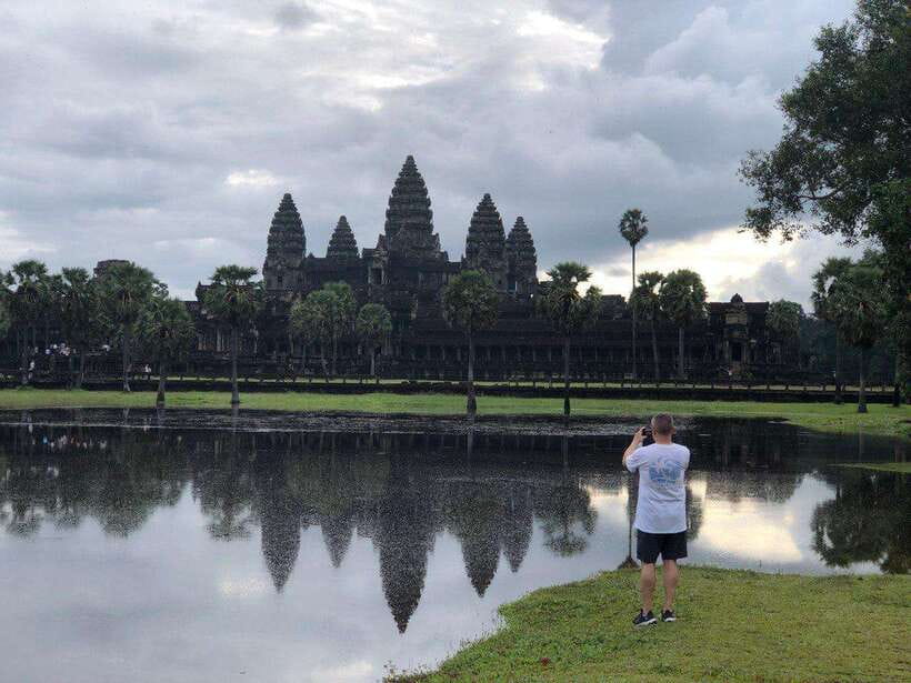 1-Day Angkor Wat Private Tour with Spanish Tour Guide. - Angkor Wat Highlights: Galleries, Towers, and Hindu Myth in Stone