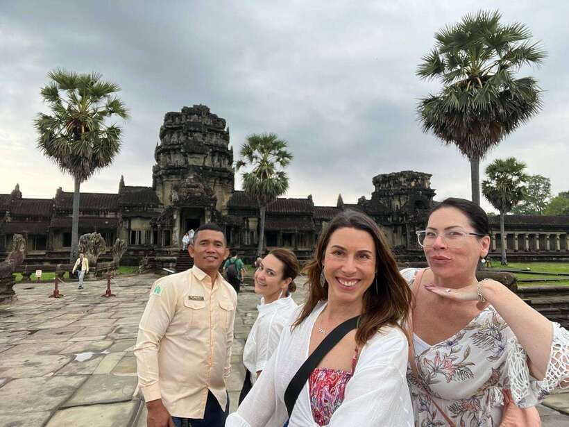 1-Day Angkor Wat Private Tour with Spanish Tour Guide. - Entering Early and Moving Efficiently (8:30 AM Start)