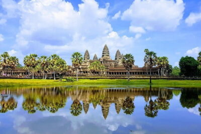 1 day special Tour: Angkor Wat,Bayon,Ta Prohm, Bantey srei and Beng Mealea - 7:30 AM pickup and the guides who shape the pace