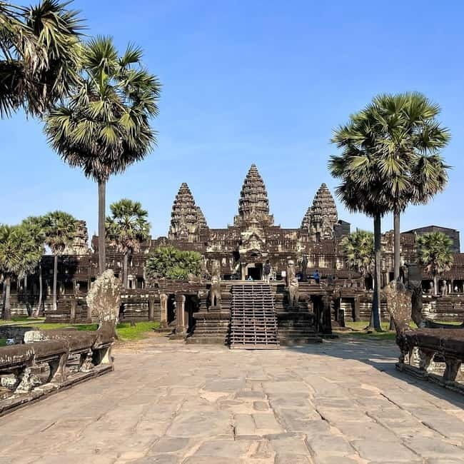 1-Day Trip to Angkor Wat with a Private or Shared Guide in Spanish - Price and What You’re Really Paying For