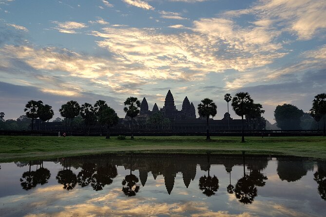 1day private tour to all majestic Temples in Angkor and Sunset - Your guide and driver: what great service looks like on this route