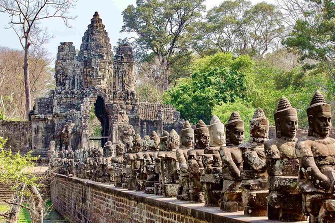 2-Day Best of Angkor Wat and Tonle Sap Lake Tour - Day 2 on Tonlé Sap: Kampong Phluk From the Water