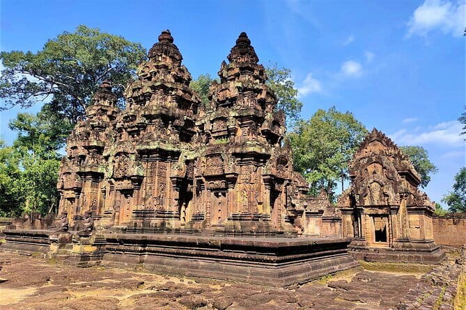 2 Day Cambodia Private Guided Tour in Angkor Temples - Phnom Bakheng sunset: the payoff viewpoint