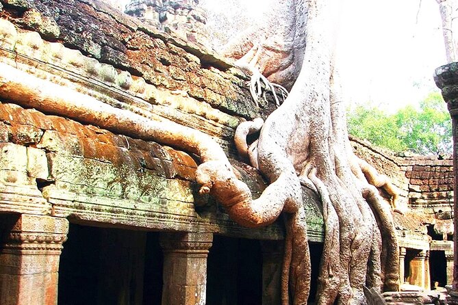 2-Day Private Tour in Angkor Wat Grand Circuit - Day 1: Angkor Wat, then Angkor Thom and Bayon’s “smiling faces”