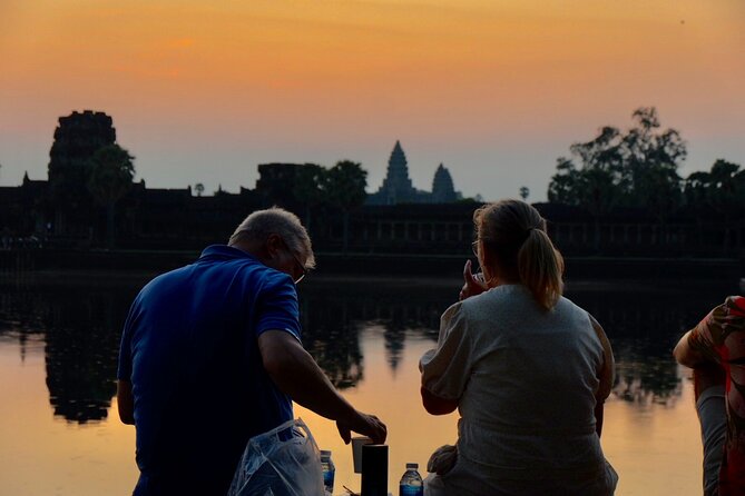 2 Days Tour in Siem Reap including Lunch, Dinner & Apsara Show - Apsara show at Amazon Angkor Restaurant: buffet dinner with Khmer dance