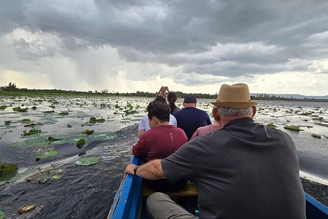 2 Days Tour in Siem Reap including Lunch, Dinner & Apsara Show - Banteay Srei and lunch on a floating hut