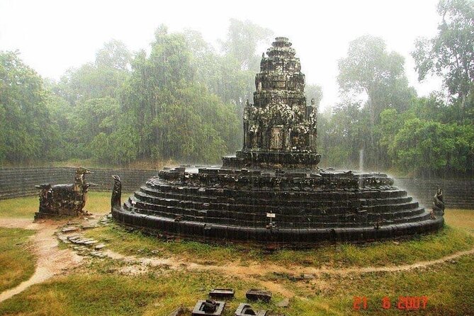 2days Explore Angkor wat Small Tour & Big Tour + Banteay Srei (Private tour) - Who should book this tour, and who might choose differently