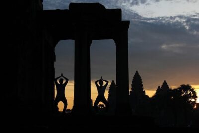 3-D Angkor Temples With One Sunrise - Day 1 Temple Circuit: Ta Prohm, Pre Rup, and the Two Banteays
