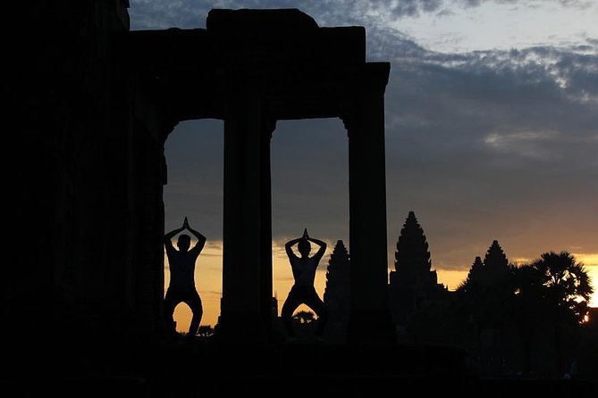 3-D Angkor Temples With One Sunrise - Day 1 Temple Circuit: Ta Prohm, Pre Rup, and the Two Banteays