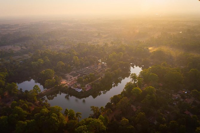3-Day Angkor, Lake-side Village & Roluos Temples Tour - Day 2: Sunrise Angkor Wat Again, Then Preah Khan, Neak Pean, and Banteay Srei