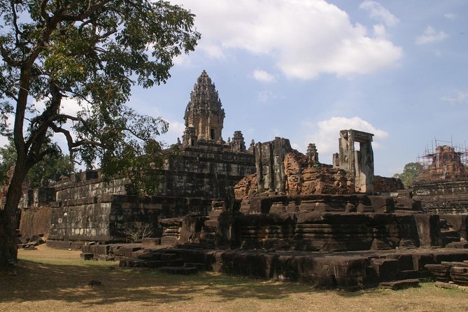 3-Day Angkor, Lake-side Village & Roluos Temples Tour - Day 1: Angkor Thom, Ta Prohm, Angkor Wat, and Phnom Bakheng