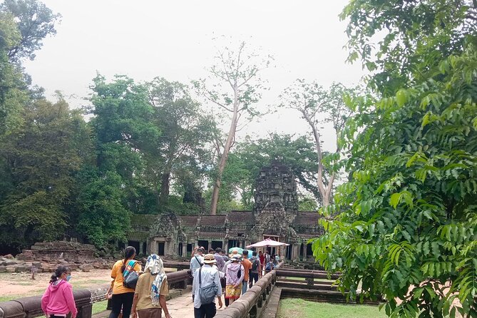 3-Day 'Temples & Tonle Sap' Tour - Day 2: Sunrise at Angkor Wat and the temple cluster circuit
