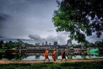 4-Day All Major Temples & Kulen mountain & Koh Ker & Beng Mealea - Day 1: Angkor Wat, Ta Prohm Roots, and the Phnom Bakheng Sunset Climb