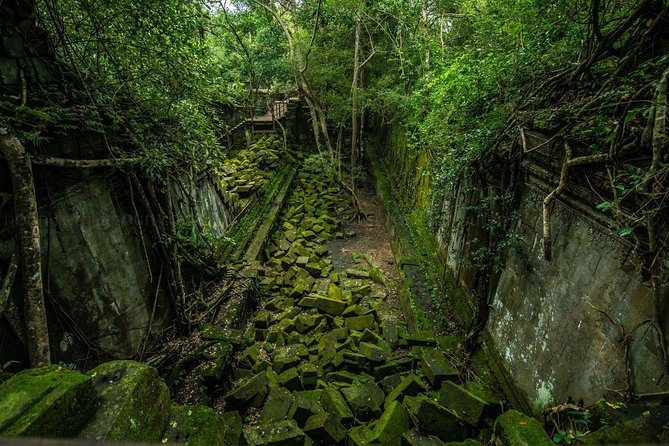 5-Day All Major Temples & Kulen Mount Waterfall & Koh Ker & Beng Mealea - Preah Khan, Ta Prohm with tree roots, and Phnom Bakheng sunset rules