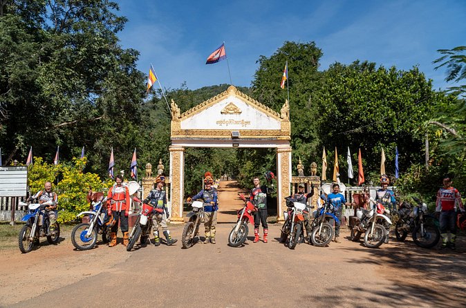 5 Days - Cambodia Ancient Trails & Jungle Temples - Day 3 to Preah Khan Kampong Svay: Mud, Sand, and Village Views