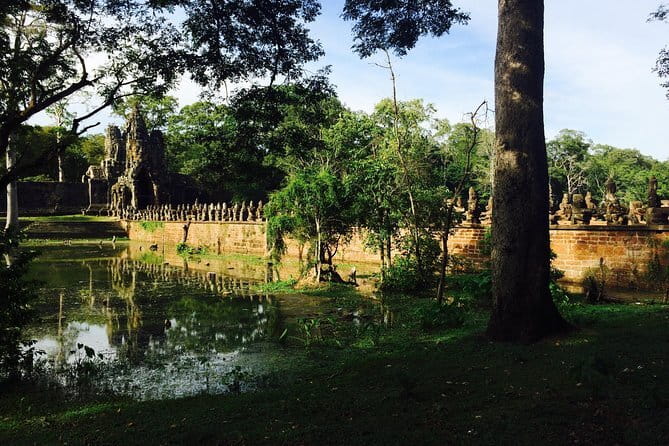 A Day Angkor Park Tours - Private English Speaking Tour Guide - What You Really Get For $45 (and What It Does Not Cover)