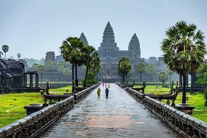 Angkor Full Day Tour All The Main Temples - Lunch at Srah Srang: Break Time Before Angkor Wat