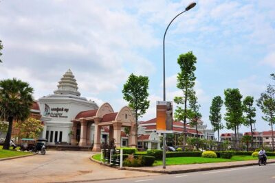 Angkor National Museum with transport - Hotel pickup and van or tuk-tuk transfers in Siem Reap