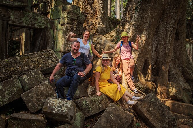 Angkor Sunrise Small Group Tour Inclusive Breakfast and lunch - Srah Srang breakfast break: a calm reset before the next temples