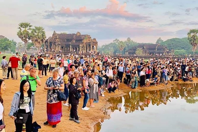 Angkor Temple Sunrise Half Day Tour - The real magic: Angkor Wat sunrise from the road