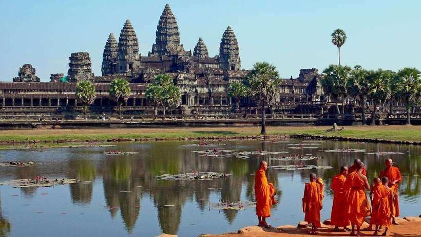 Angkor Wat: 2-Day Sunrise and Floating Village Tour - Two Days of Angkor and Tonle Sap: Why This Route Works