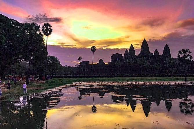 Angkor Wat & Banteay Srei 1-Day Tour - 5:00 am Angkor Wat sunrise and why “early” is the whole point