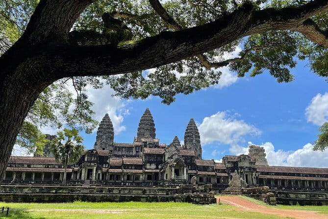 Angkor Wat & Banteay Srei 1-Day Tour - What to wear and how to plan for the heat