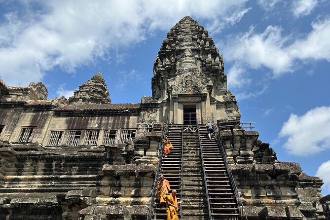Angkor Wat Bike Tour with Lunch Included - Siem Reap by Bike: Why This 7-Hour Loop Works