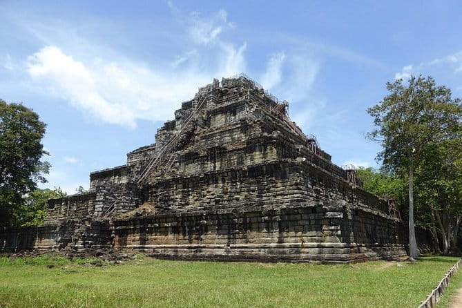Angkor Wat Cycling Tour - Ta Prohm: jungle galleries and a slower 2-hour moment