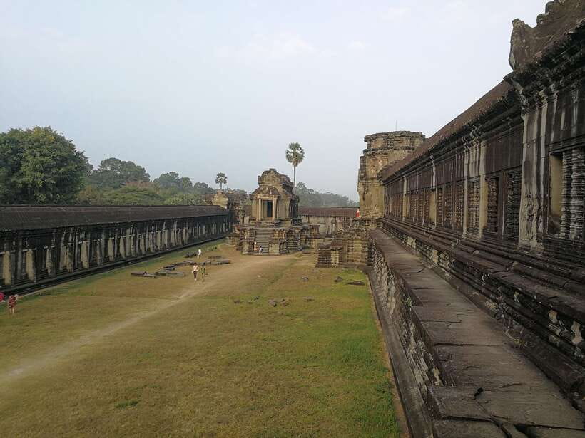 Angkor Wat Full-Day Private Tour with Sunset - From Your Hotel to Angkor Thom by 8:30 AM