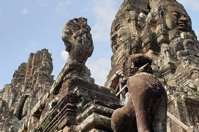 Angkor Wat Full Day Tour in Siem Reap Small-Group - Timing, weather, and staying comfortable on a long day