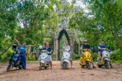 Angkor Wat: Guided Vespa Tour / Tuk Tuk or Car - Meeting in Siem Reap and how the day is paced