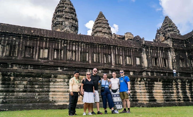 Angkor Wat: Guided Vespa Tour / Tuk Tuk or Car - Angkor Wat guided time without the hurry