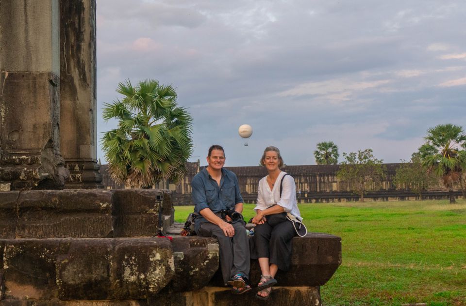 Angkor Wat: Guided Vespa Tour / Tuk Tuk or Car - Srah Srang lunch: the break that keeps you happy