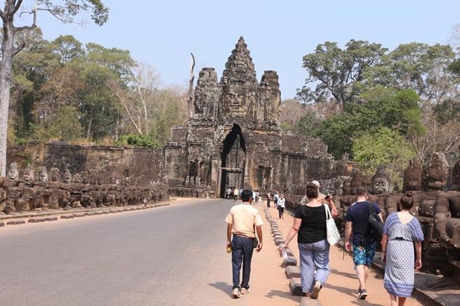 Angkor Wat highlight Tour From Sunrise -Small Group - What to Pack and How to Dress for Angkor Rules