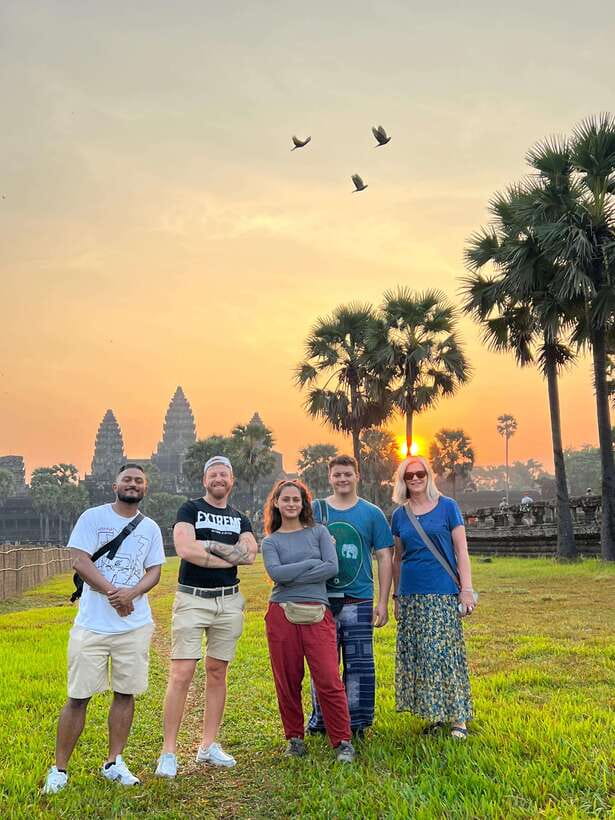 Angkor Wat: Highlights and Sunrise with Spanish Guide - Timing and Logistics That Affect Your Enjoyment