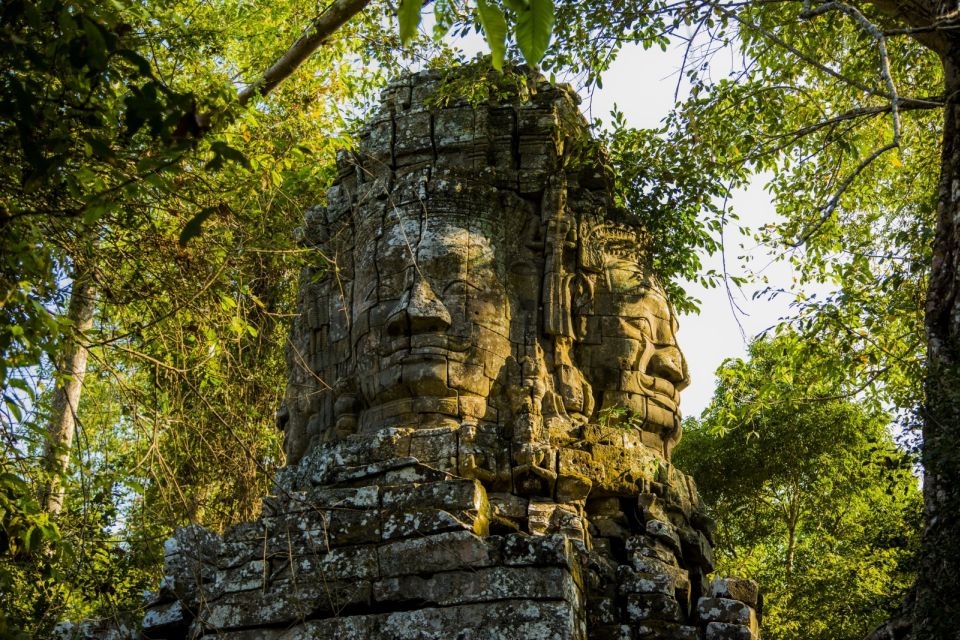 Angkor Wat in a vintage Jeep with driver - jeep rental - Country roads and the forest of Angkor: why the drive matters