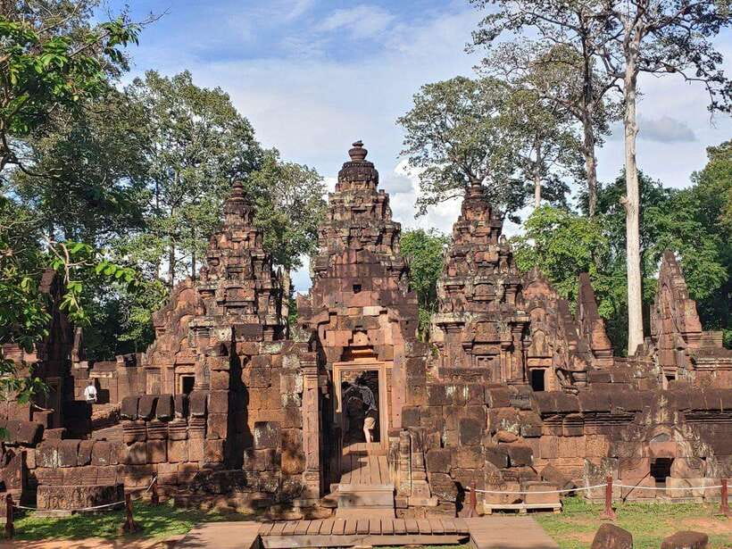 Angkor Wat, Small Circuit Private Tour with Banteay Srei - Private Angkor for one set of plans and one small group