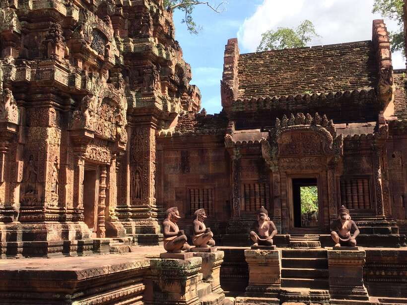 Angkor Wat, Small Circuit Private Tour with Banteay Srei - Angkor Wat: the big-one stop, with gates and serious scale
