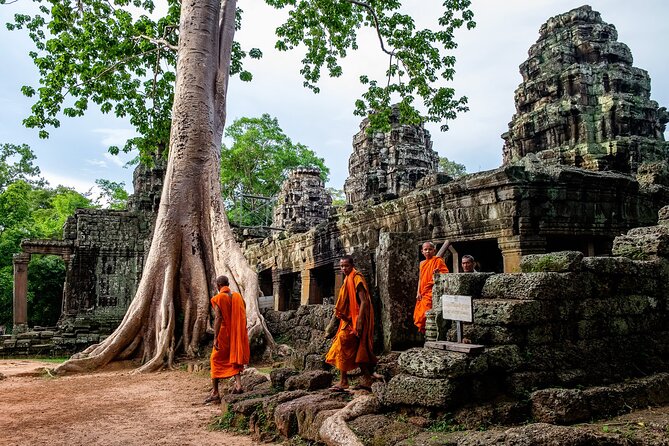 Angkor Wat Small Group Tour Inclusive lunch - Stop 1: Banteay Kdei and the Ta Prohm style of temples