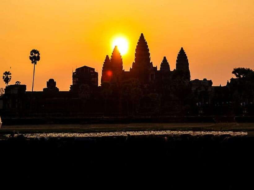 Angkor Wat Small Tour Sunrise With Private Tuk Tuk - Bayon: the faces that grab your attention fast