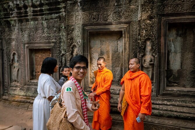 Angkor Wat Sunrise by Tuk Tuk – Personalized Private Tour - Bayon Temple: the smiling faces and the sense of being in the center