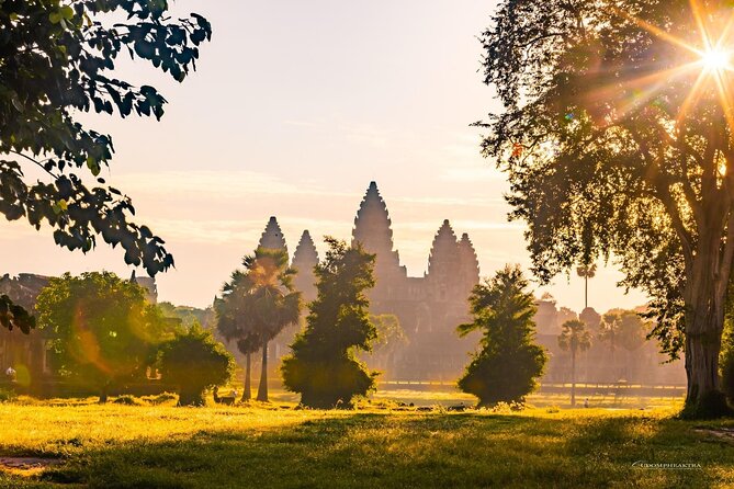 Angkor Wat Sunrise Guided Join-In Tour/Private Tour - Angkor Wat at first light: tickets, timing, and temple etiquette
