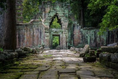 Angkor Wat Sunrise Private Experience with Guide from Siem Reap - Bayon Temple in Angkor Thom: faces, symmetry, and a clearer story