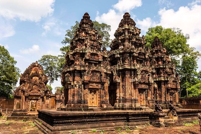 Angkor Wat, Ta Promh, Banteay Srei, Bayon temples Private Tour - Banteay Srei’s pink sandstone: where the details matter most