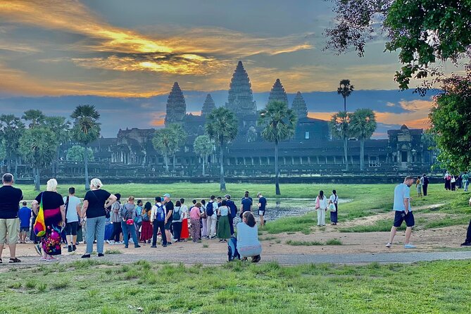 Angkor Wat Tour, Explore The Main Temples With Tour Guide - Getting to the park: air-conditioned comfort and a clean start