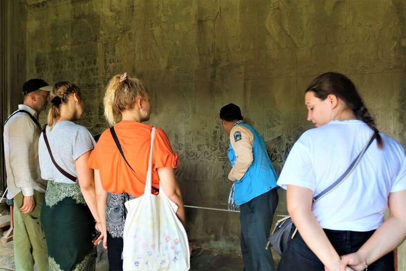 Angkor Wat: Tuk Tuk and Walking Tour - Victory Gate: where the Khmer Empire story gets physical
