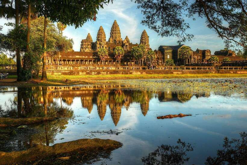 Angkor Zipline and Temple Tour with Sunset - 7:30 Pickup to Orchid House: Getting to the South Gate