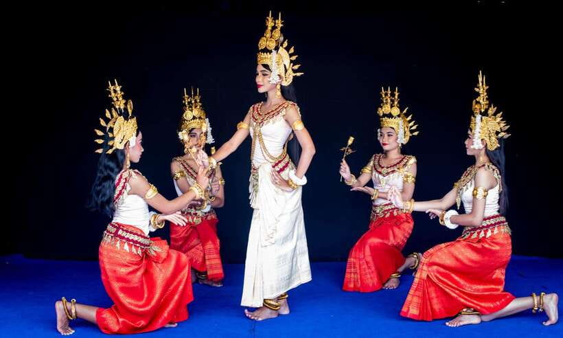 Apsara Dance Show with Dinner by Tuk-Tuk Roundtrip Transfer - FAQ
