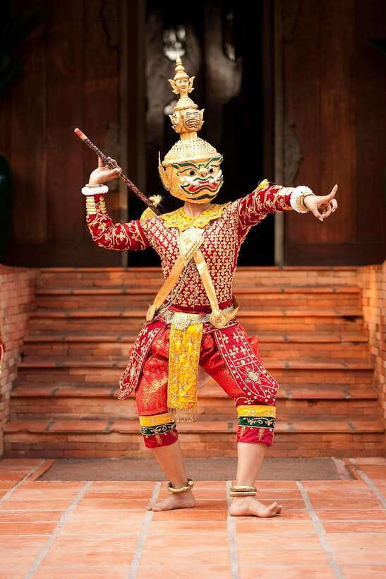 Apsara Performance include Dinner & hotel pick up - Should you book this Apsara Performance with dinner?